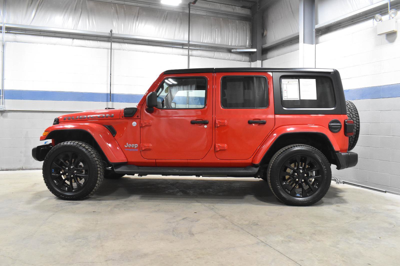 Used 2022 Jeep Wrangler Unlimited Sahara w/ Cold Weather Group image 23