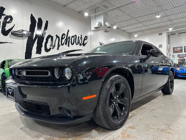 Used 2020 Dodge Challenger SXT RWD image 27