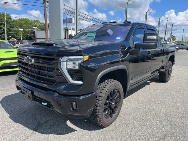Used 2025 Chevrolet Silverado 3500 High Country w/ High Country Premium Package AWD/4WD image 2