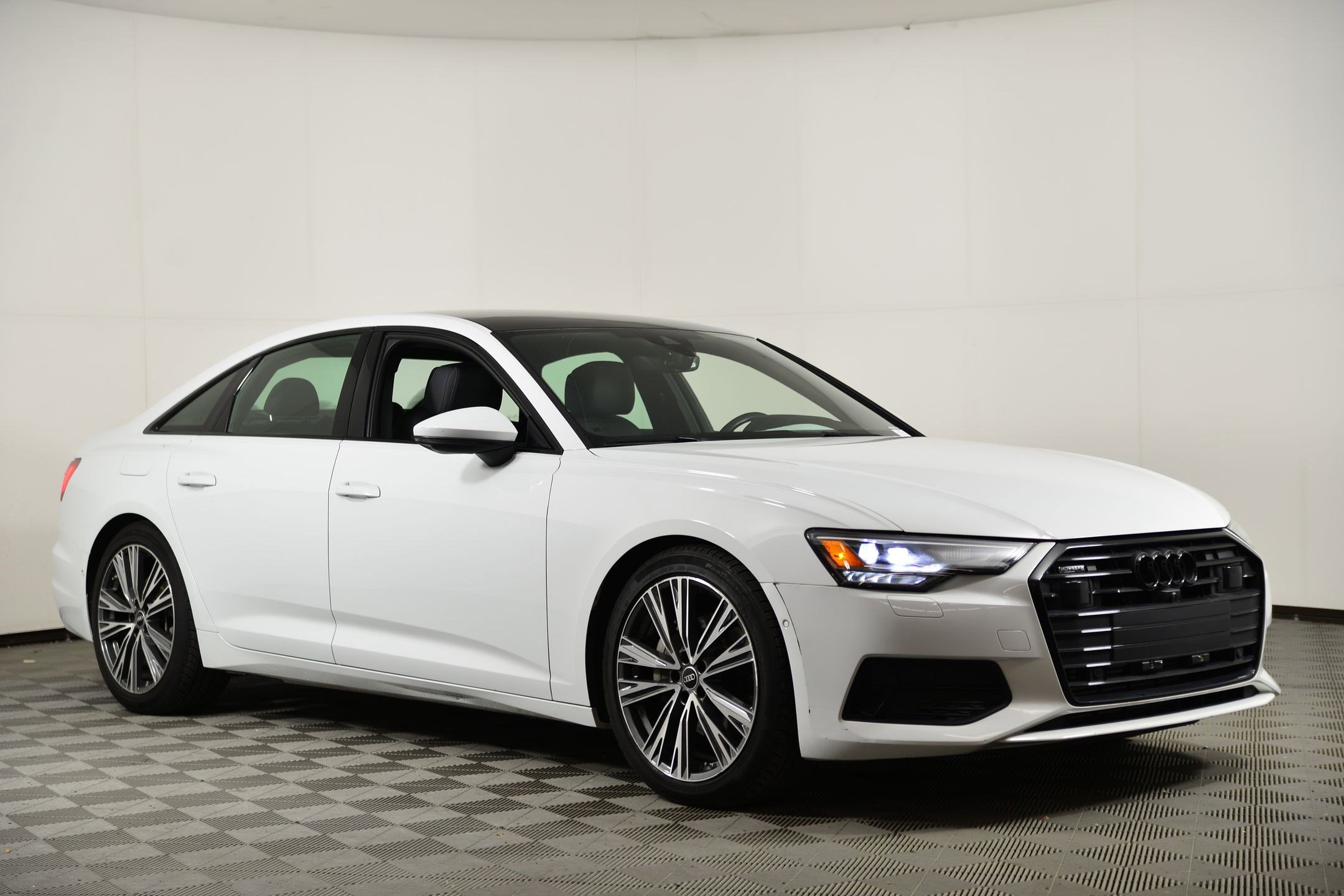 Used 2023 Audi A6 2.0T Premium w/ Convenience Package image 6