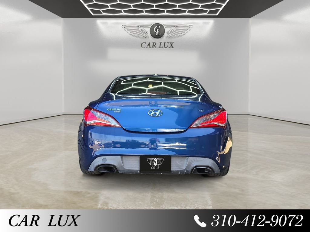 Used 2015 Hyundai Genesis 3.8 image 4