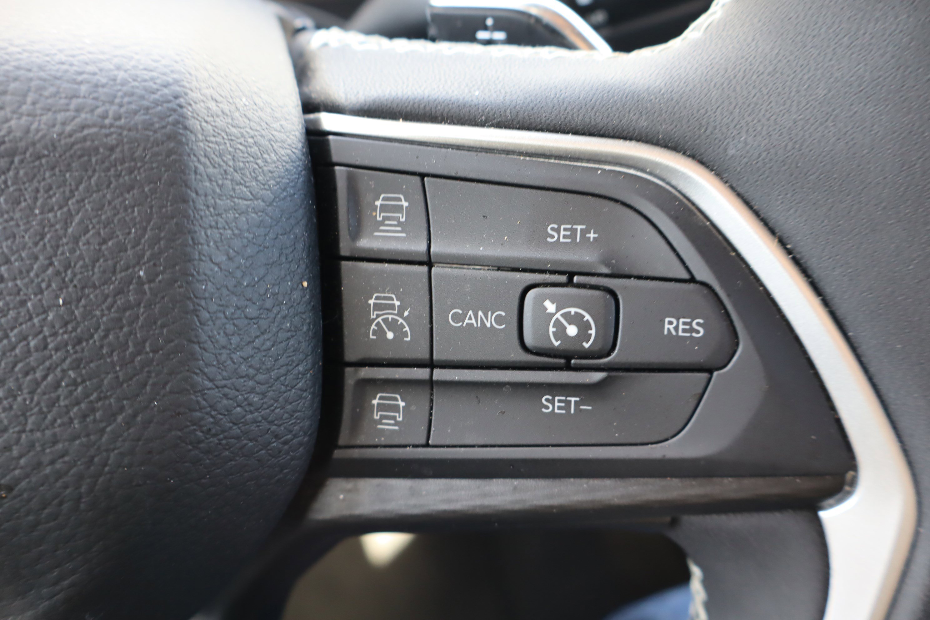 Used 2024 Jeep Grand Cherokee L Altitude image 21