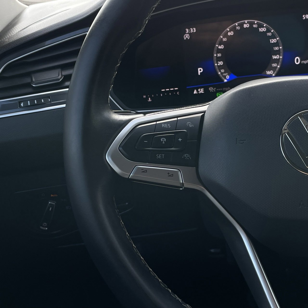 Used 2024 Volkswagen Tiguan SE image 13