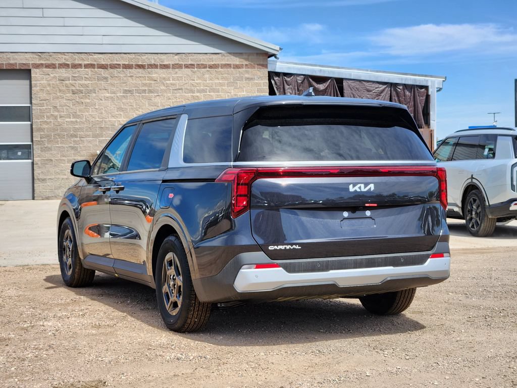New 2026 Kia Carnival FWD image 3