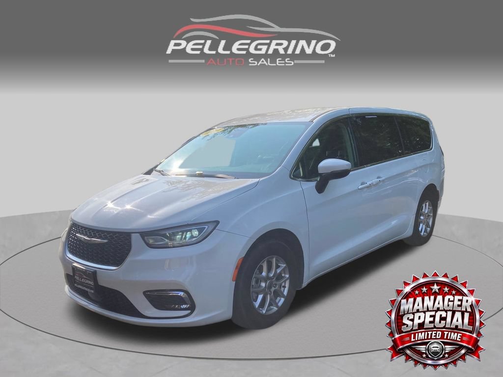 Used 2023 Chrysler Pacifica Touring-L FWD 360° Tour