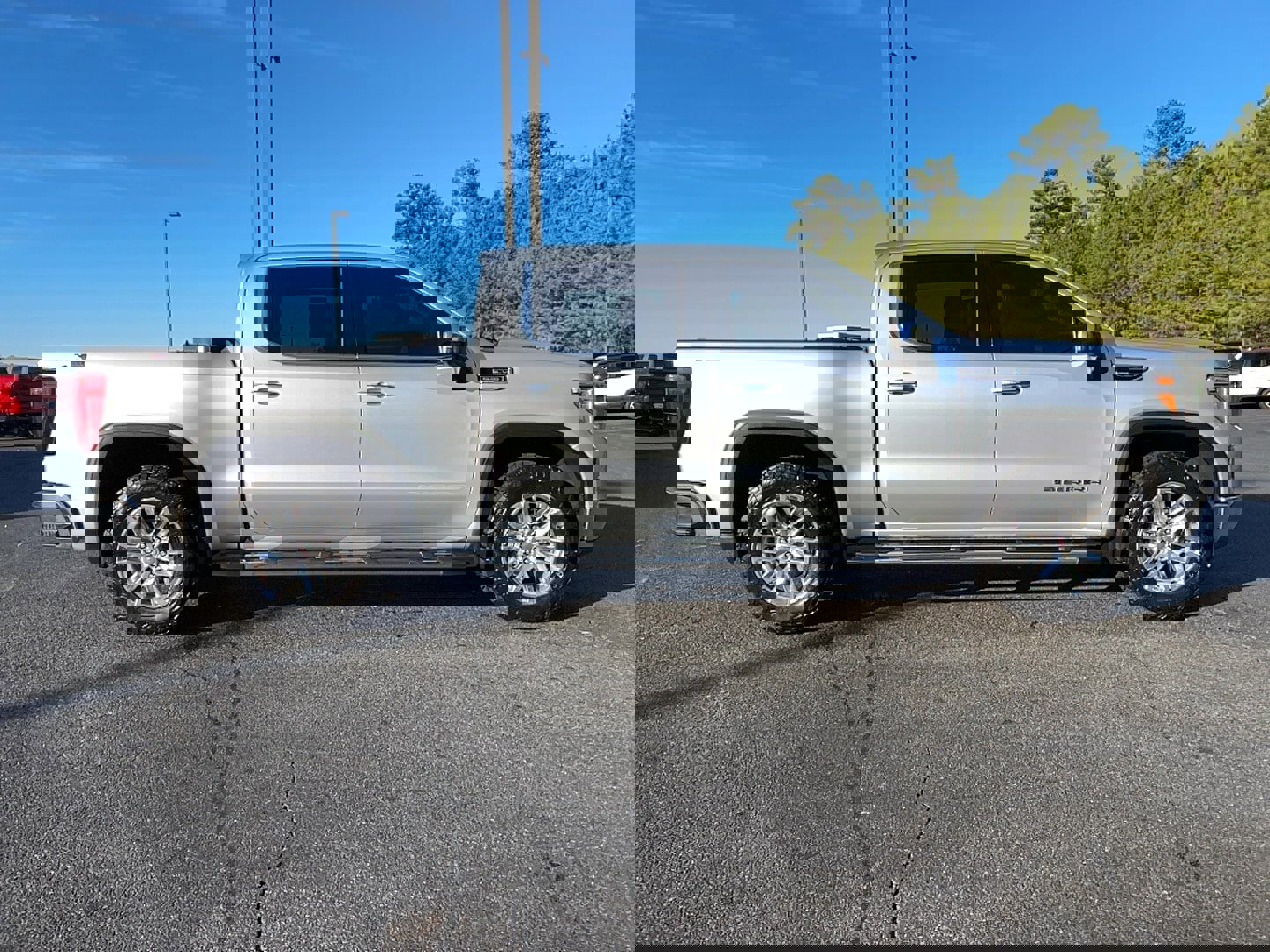 Used 2021 GMC Sierra 1500 SLT w/ SLT Premium Package image 4