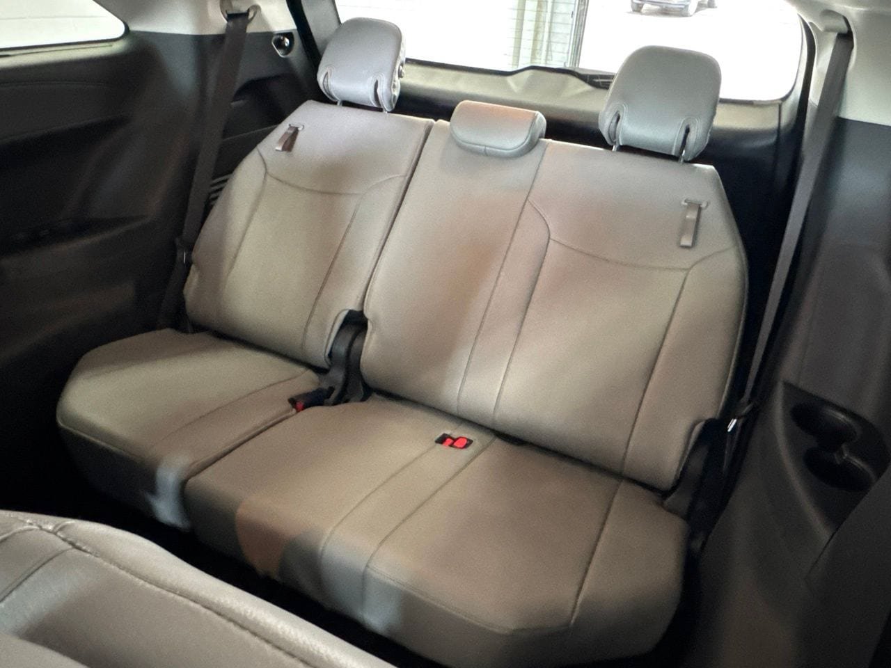 Used 2026 Toyota Sienna XLE FWD image 38