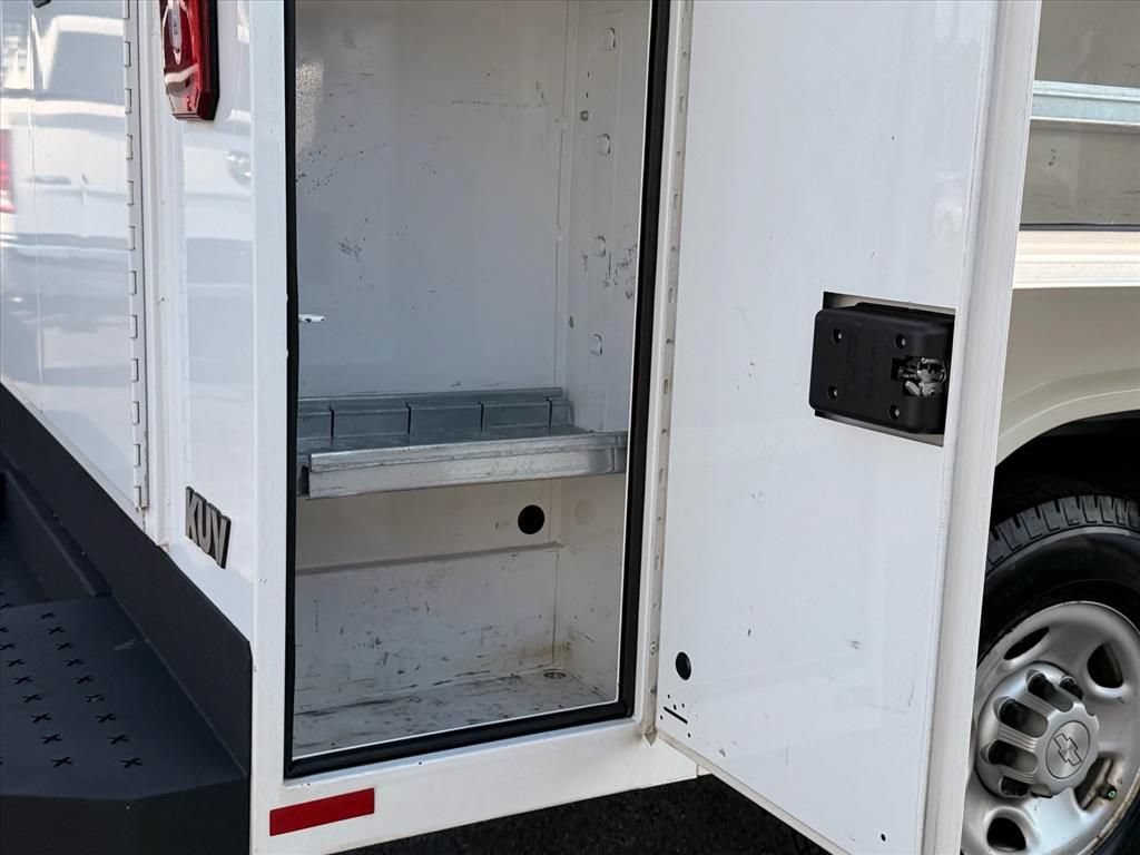 Used 2019 Chevrolet Express 3500 w/ Power Convenience Package RWD image 7