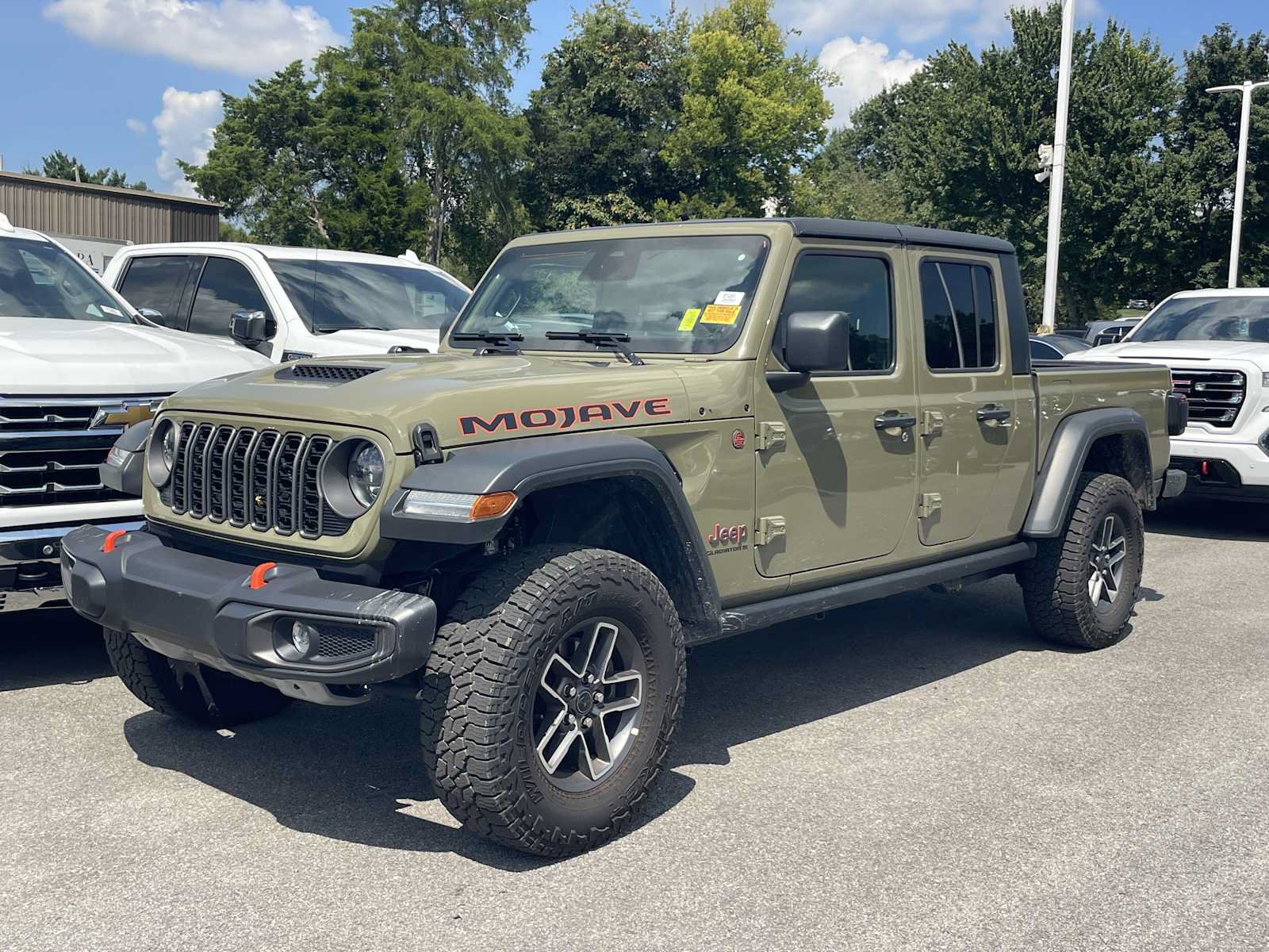Used 2026 Jeep Gladiator Mojave AWD/4WD image 3