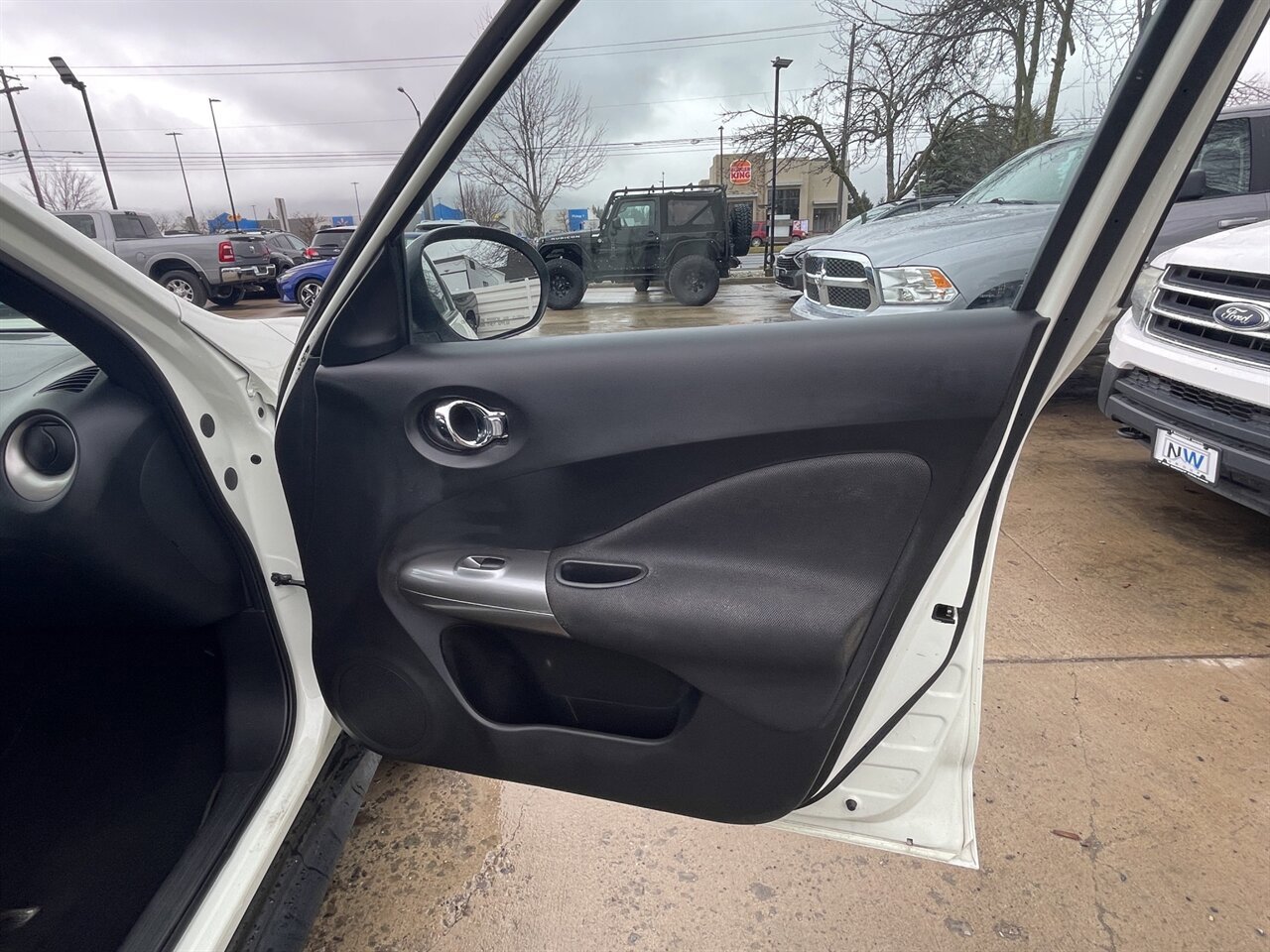 Used 2012 Nissan Juke SV image 11