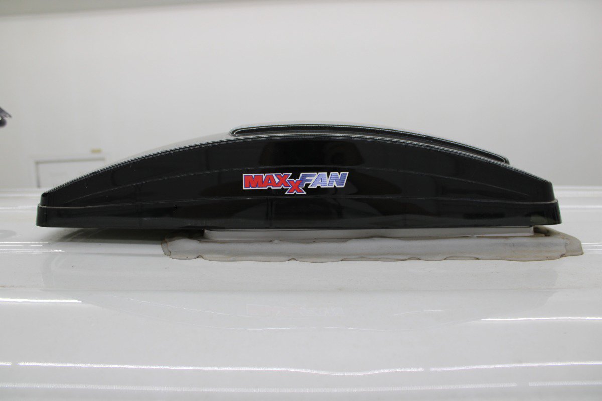 Used 2025 Chevrolet Express 2500 w/ Driver Convenience Package RWD image 12