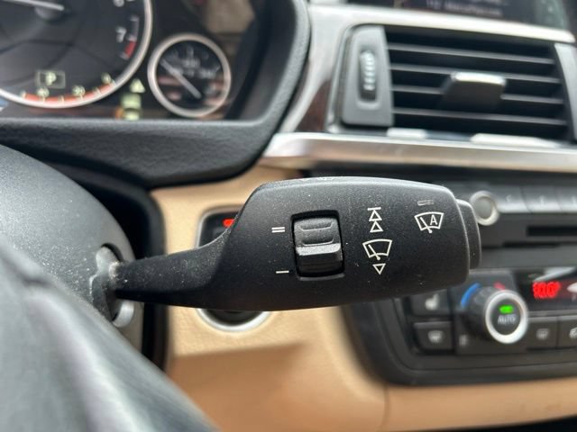 Used 2013 BMW 335i xDrive Sedan AWD/4WD image 19