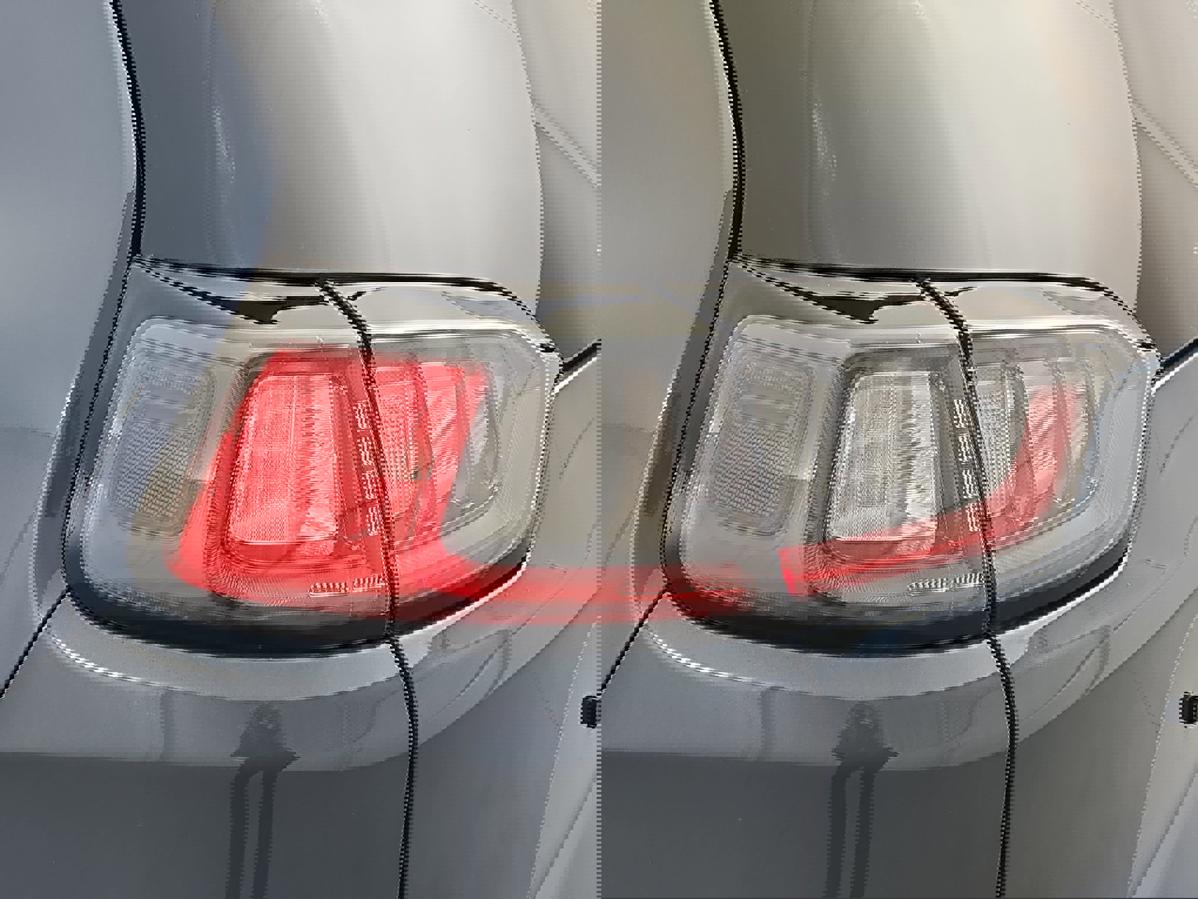 Used 2020 Jeep Cherokee Limited image 34