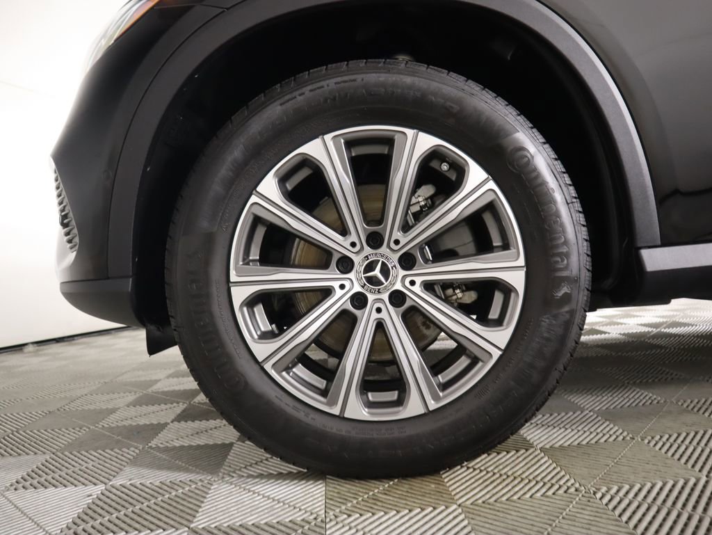 Used 2025 Mercedes-Benz GLC 300 image 30