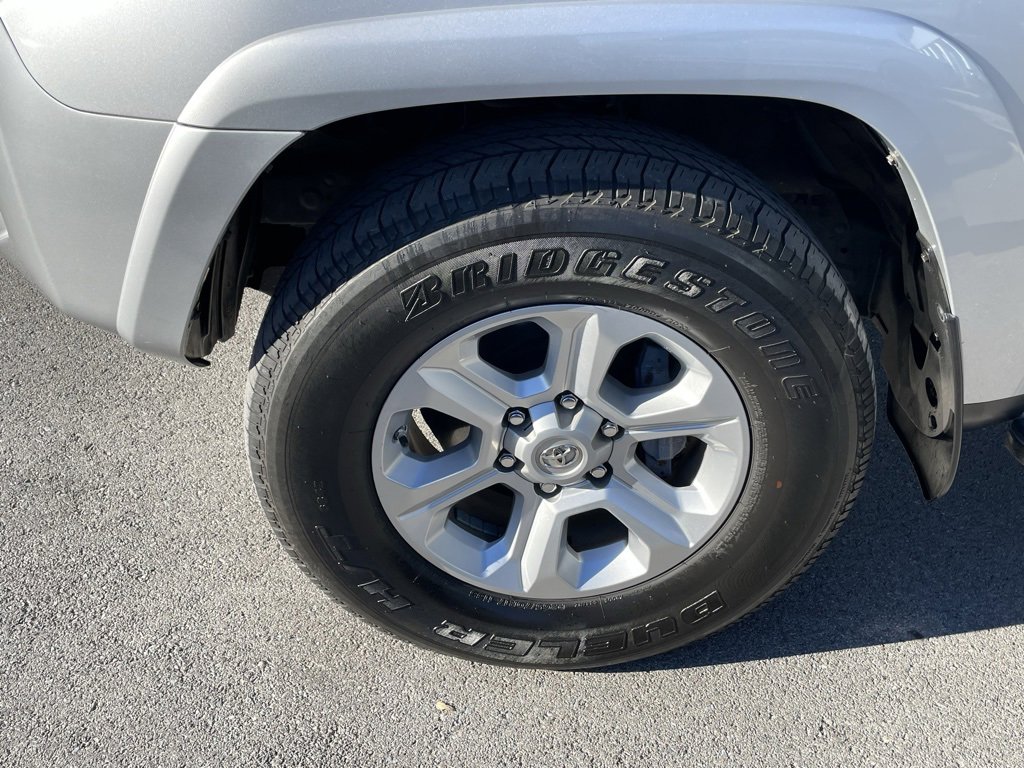 Used 2018 Toyota 4Runner SR5 image 31