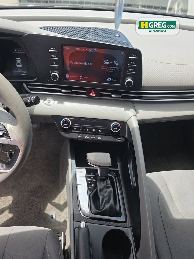 Used 2022 Hyundai Elantra SEL FWD image 14