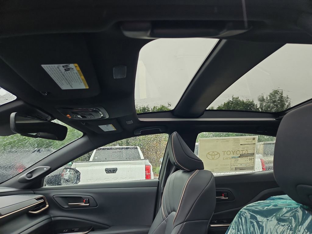 New 2026 Toyota Crown Platinum image 8