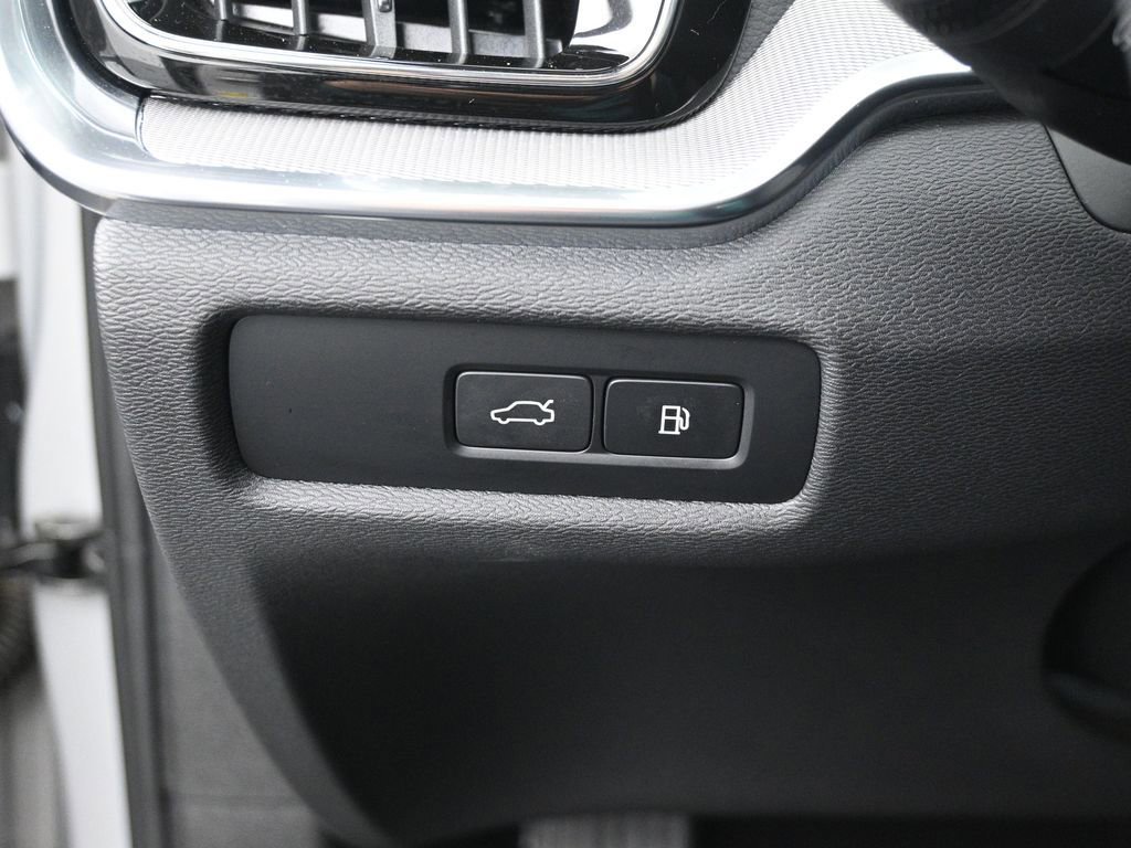 Used 2024 Volvo V60 T8 Polestar w/ Protection Package Premier image 14