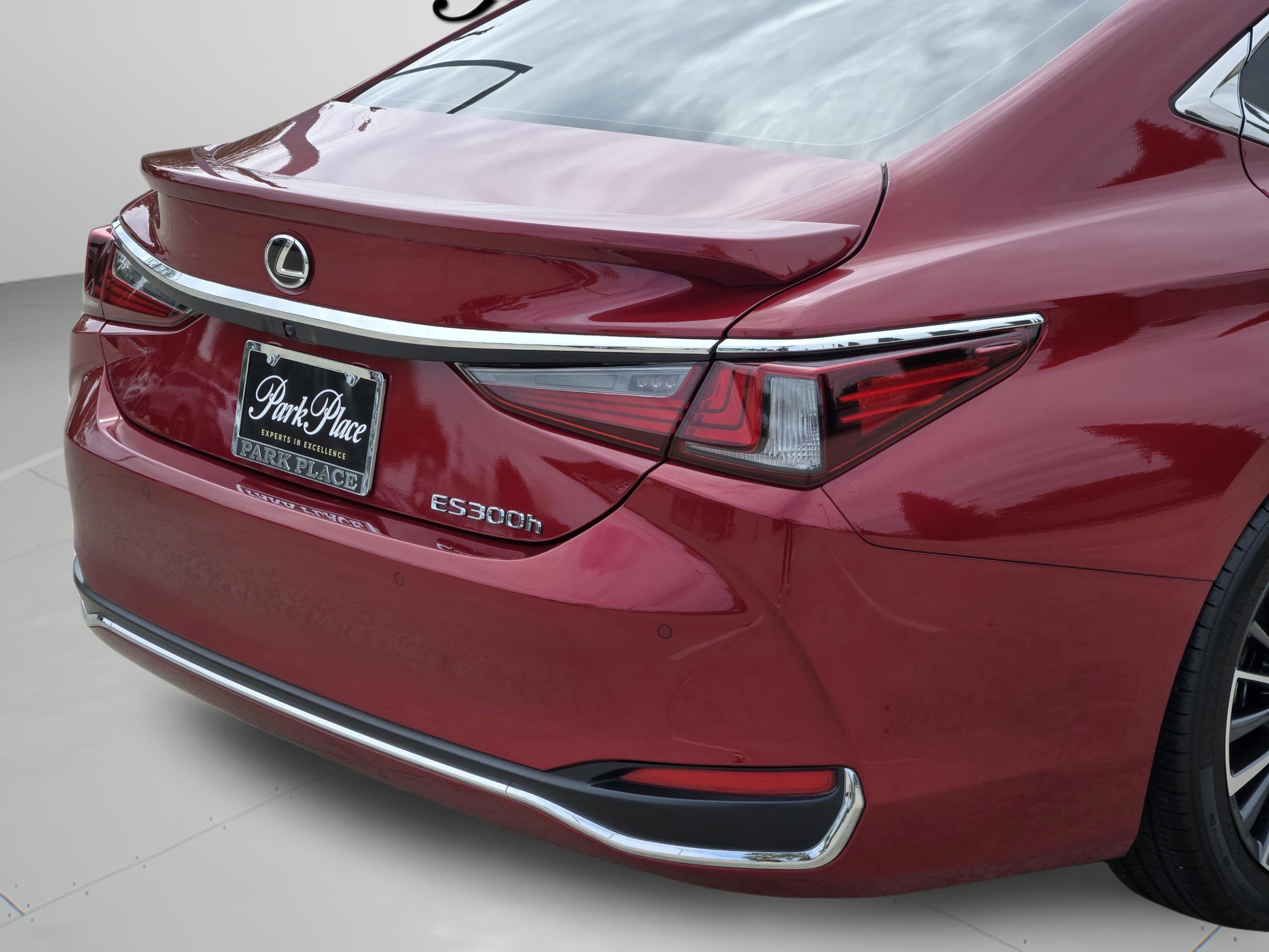Used 2025 Lexus ES 300h w/ Premium Package FWD image 41