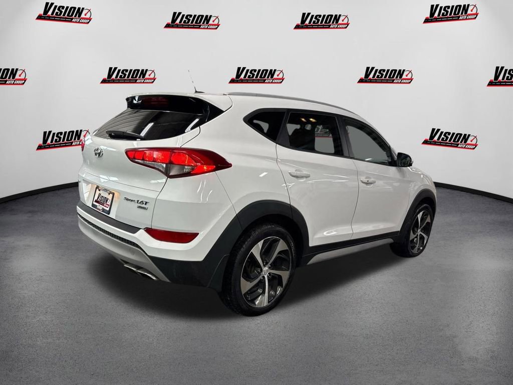 Used 2017 Hyundai Tucson Sport image 5