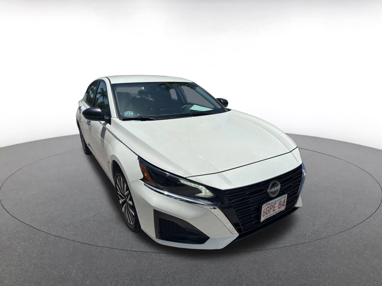Used 2025 Nissan Altima 2.5 SV FWD image 2