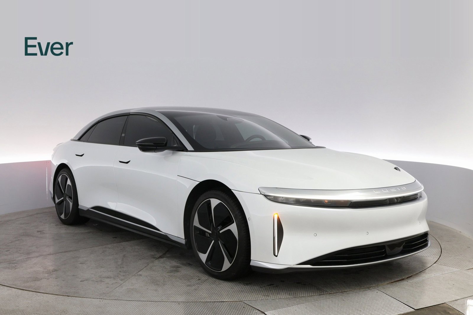 Used 2024 Lucid Air Touring image 4