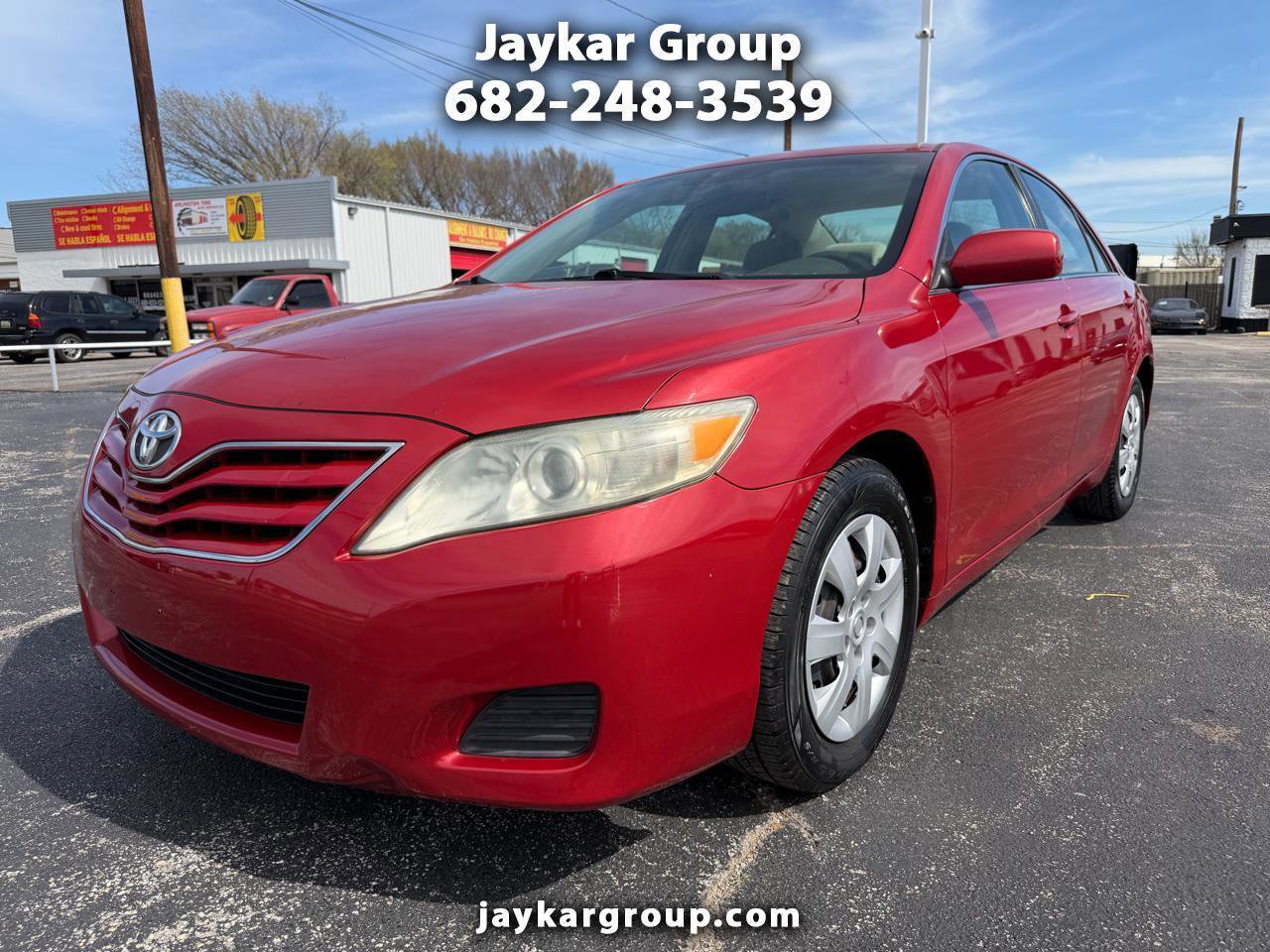 Used 2010 Toyota Camry LE image 1