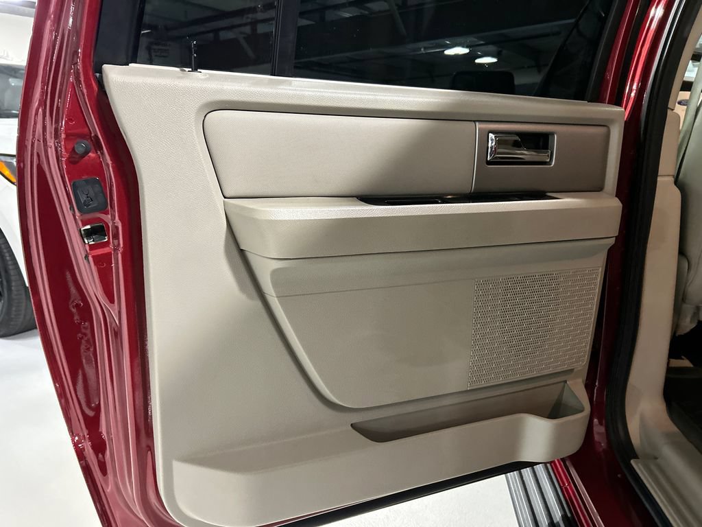 Used 2013 Ford Expedition EL Limited AWD/4WD image 21