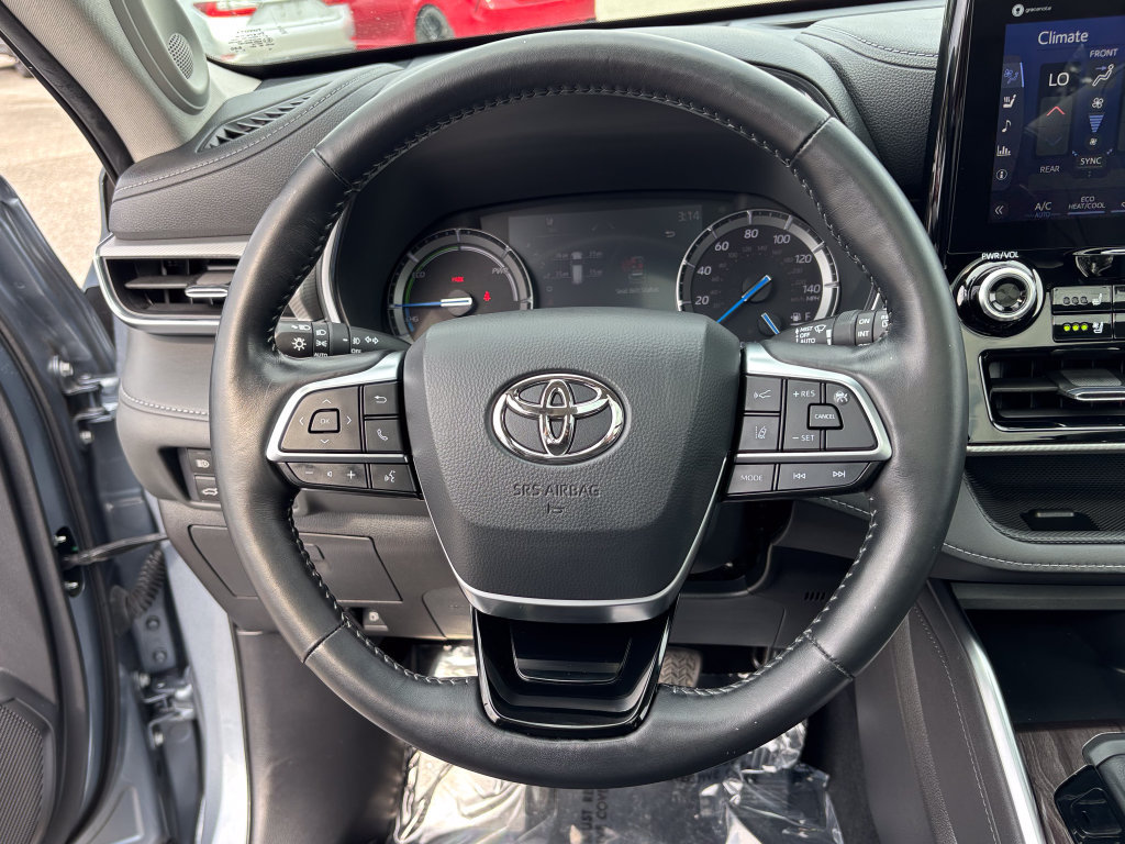 Certified 2021 Toyota Highlander Platinum AWD/4WD image 37
