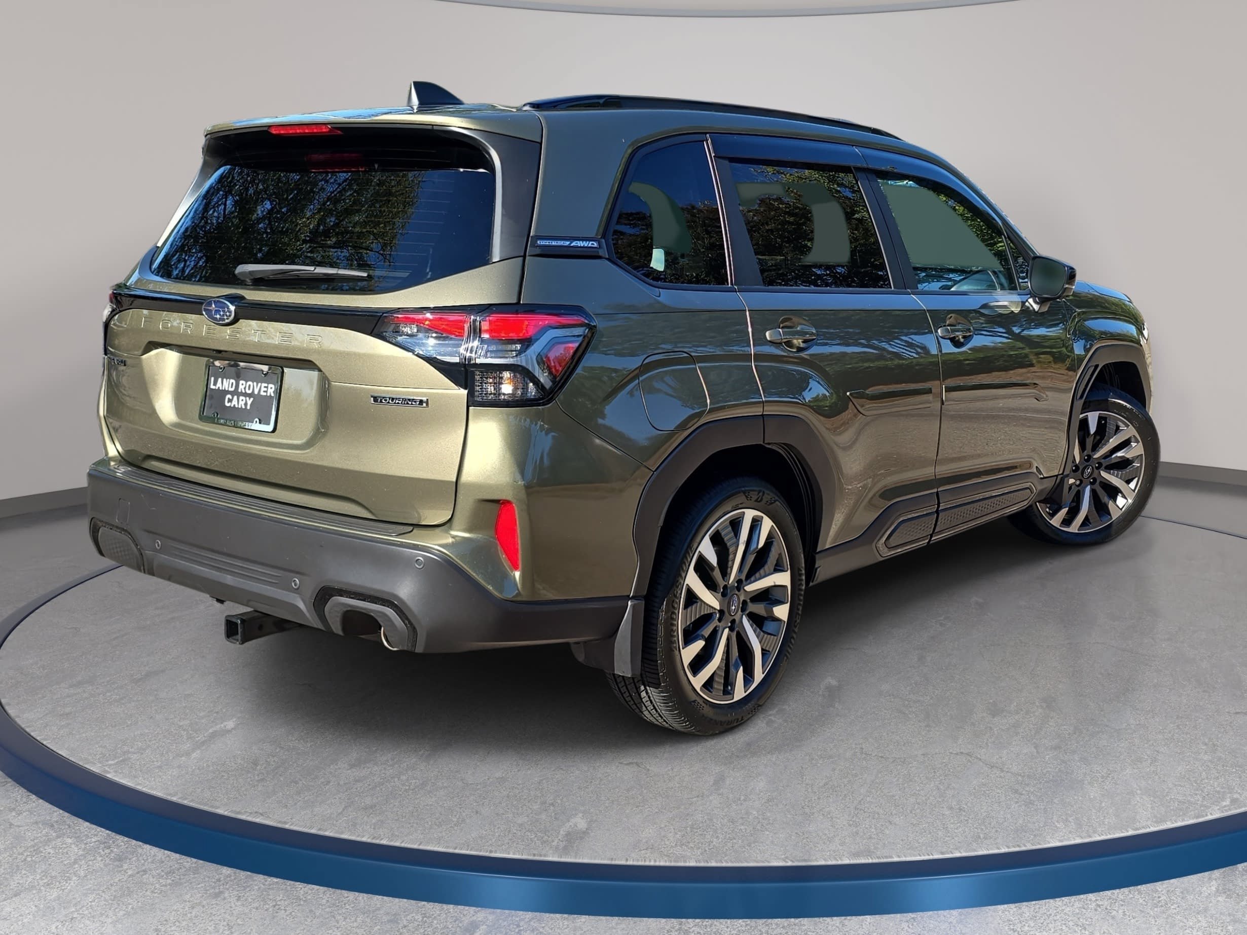 Used 2025 Subaru Forester Touring AWD/4WD image 5