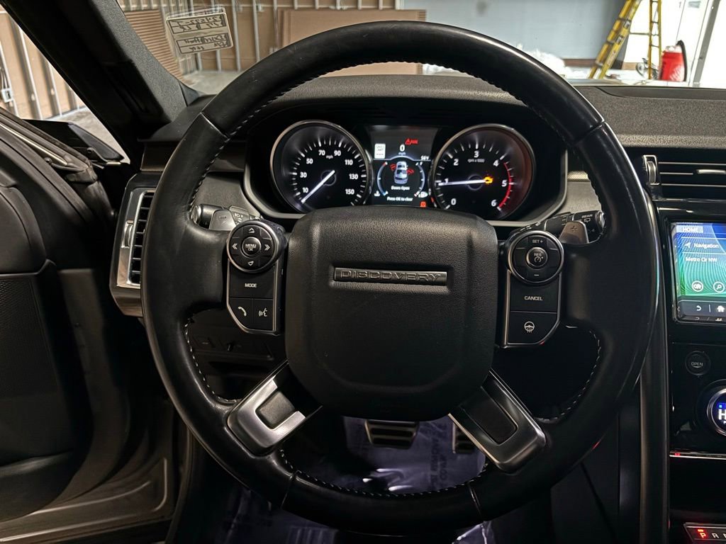 Used 2017 Land Rover Discovery HSE Luxury image 12