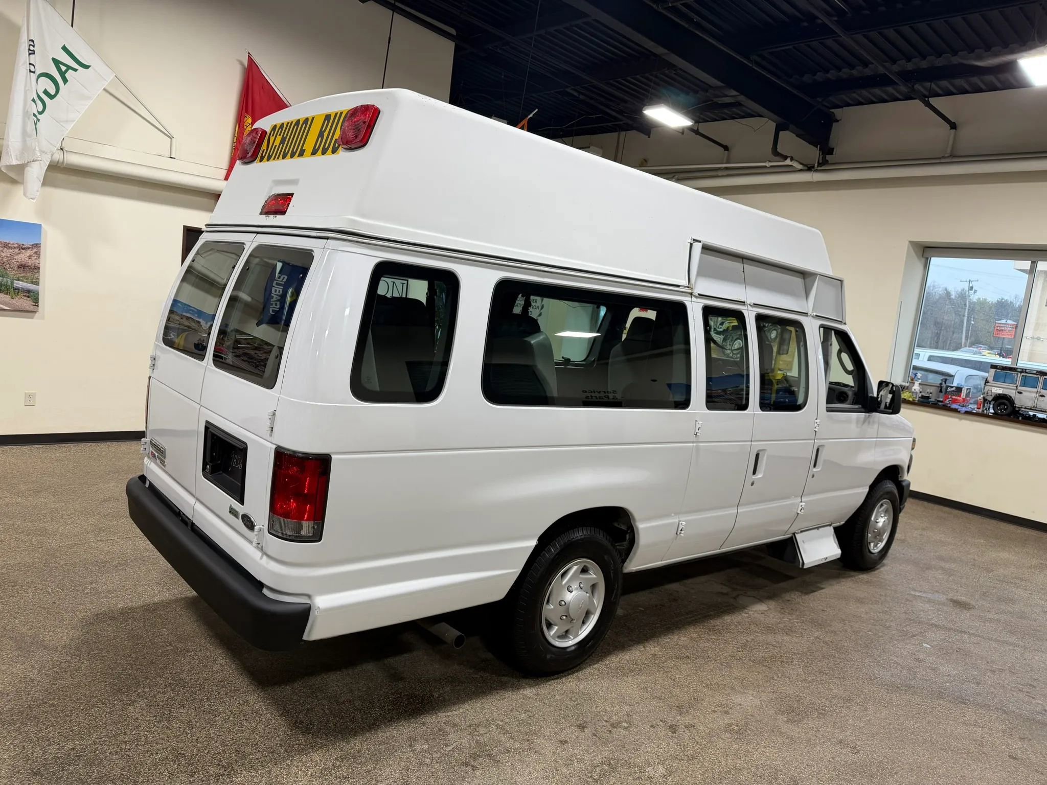 Used 2014 Ford E-250 and Econoline 250 Extended w/ Power Group RWD image 15