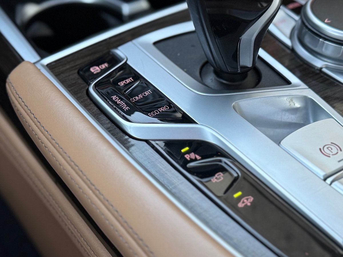 Used 2022 BMW 740i RWD image 38