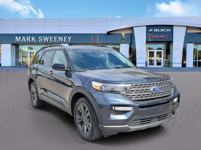 Used 2023 Ford Explorer XLT w/ Equipment Group 202A AWD/4WD image 3