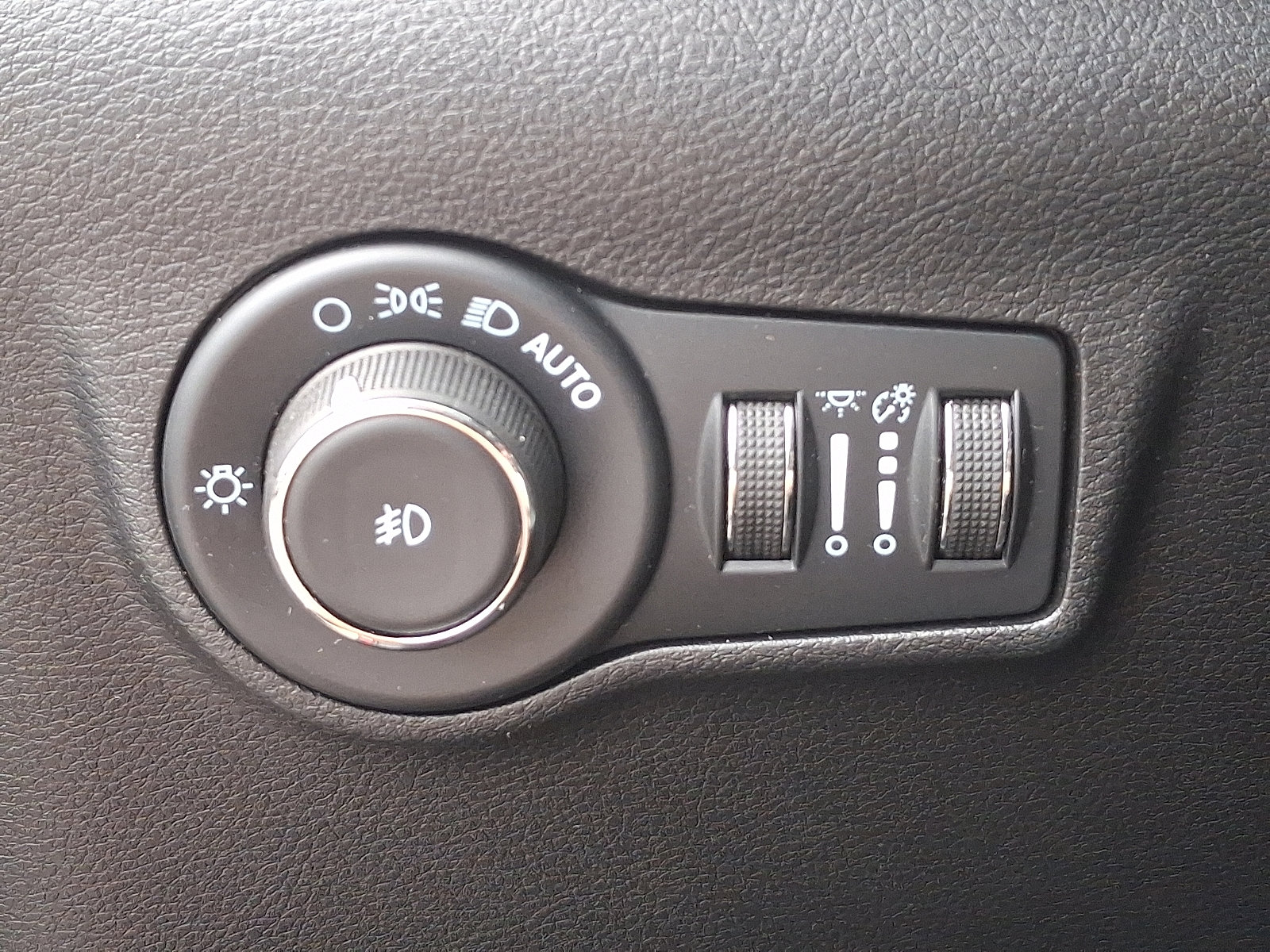 Used 2022 Jeep Compass Limited image 28