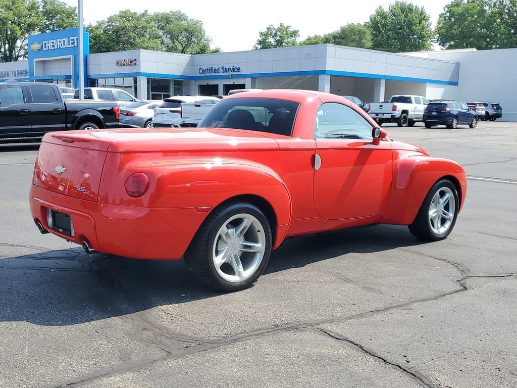 Used 2005 Chevrolet SSR image 3