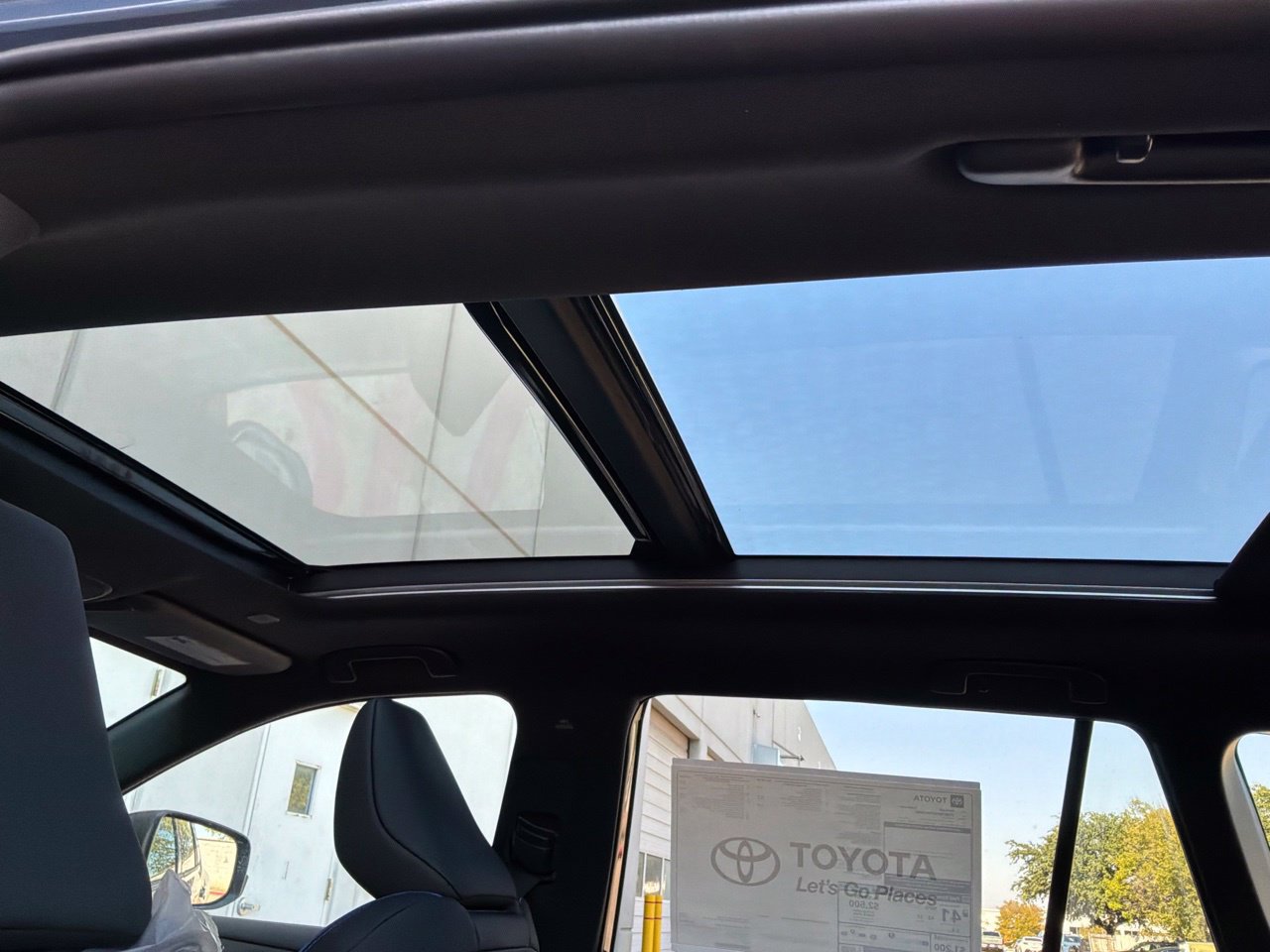 New 2026 Toyota RAV4 XSE w/ Panoramic Sun Roof Package AWD/4WD image 20