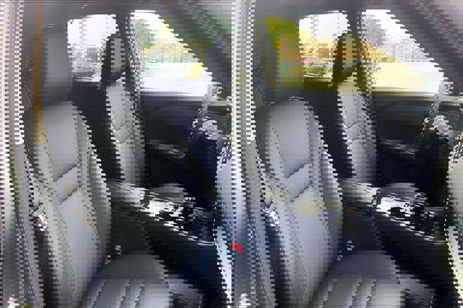 Used 2025 Nissan Rogue SV w/ SV Premium Package image 9