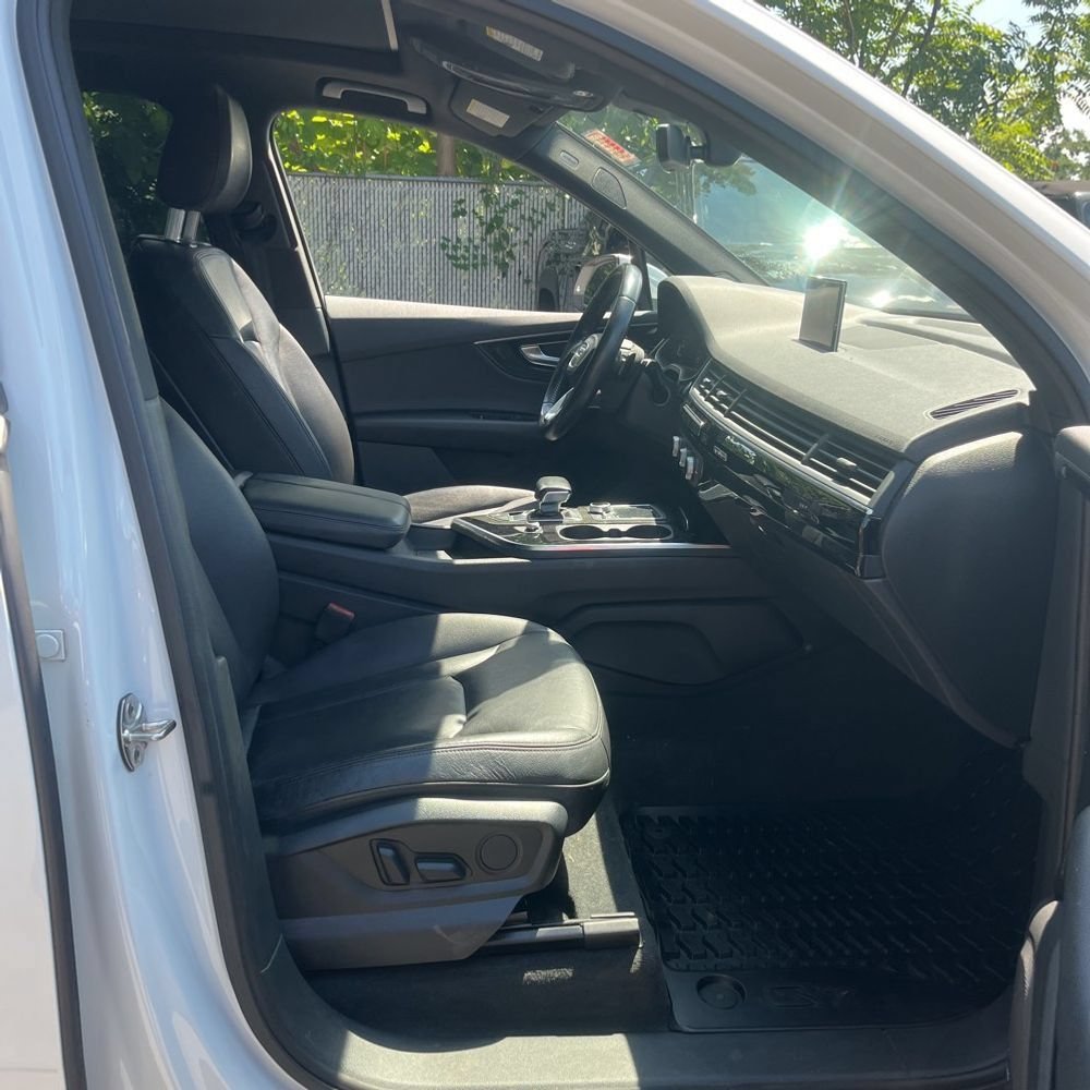 Used 2018 Audi Q7 3.0T Premium Plus w/ Premium Plus Package AWD/4WD image 6