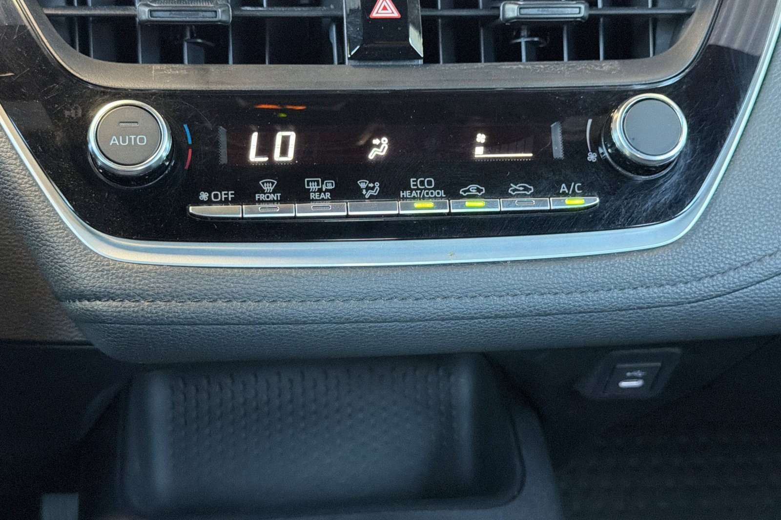 Certified 2025 Toyota Corolla SE image 18