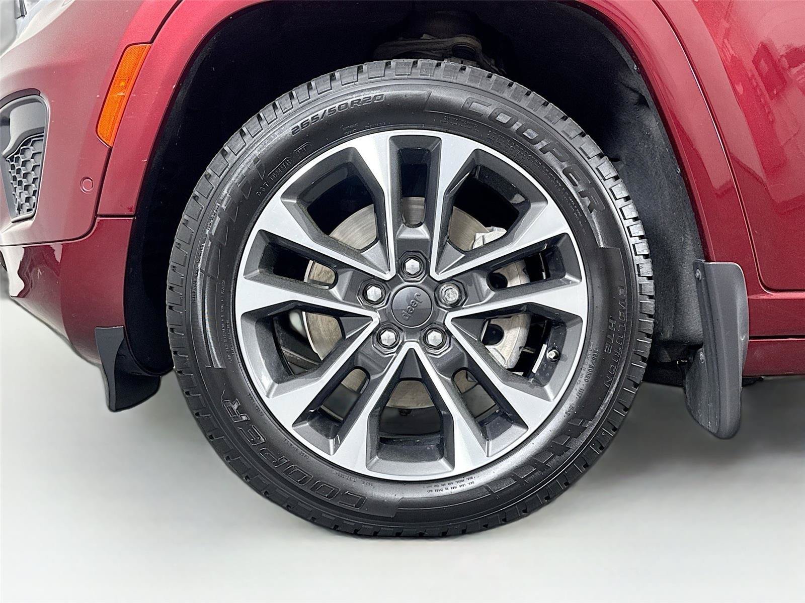 Used 2022 Jeep Grand Cherokee L Overland w/ MOPAR Finishing Package AWD/4WD image 46