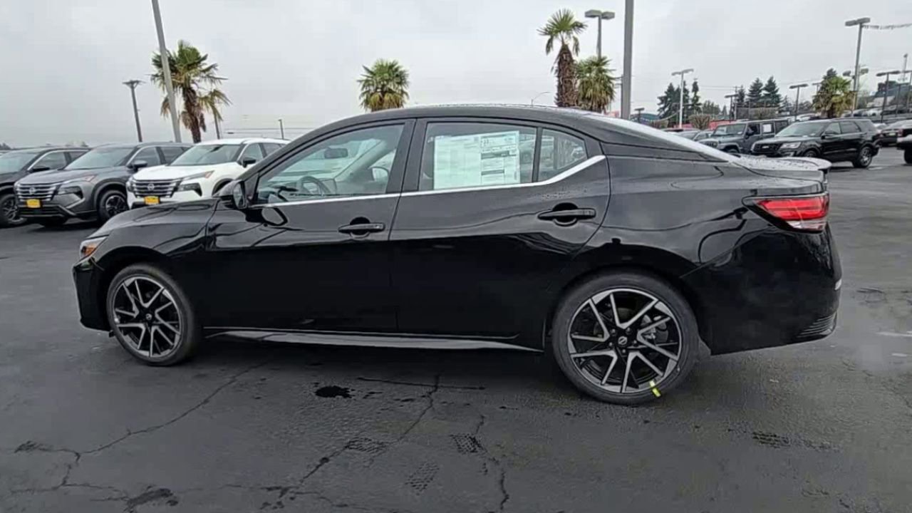 New 2025 Nissan Sentra SR image 5