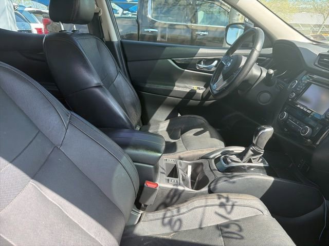 Used 2018 Nissan Rogue Sport SL w/ SL Premium Package image 6