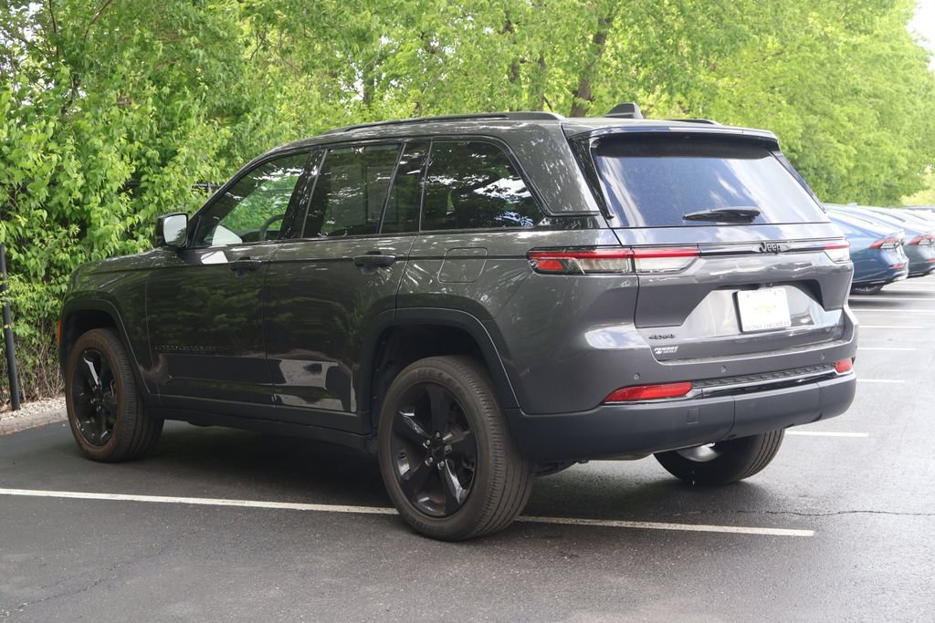 Used 2023 Jeep Grand Cherokee Altitude AWD/4WD image 6