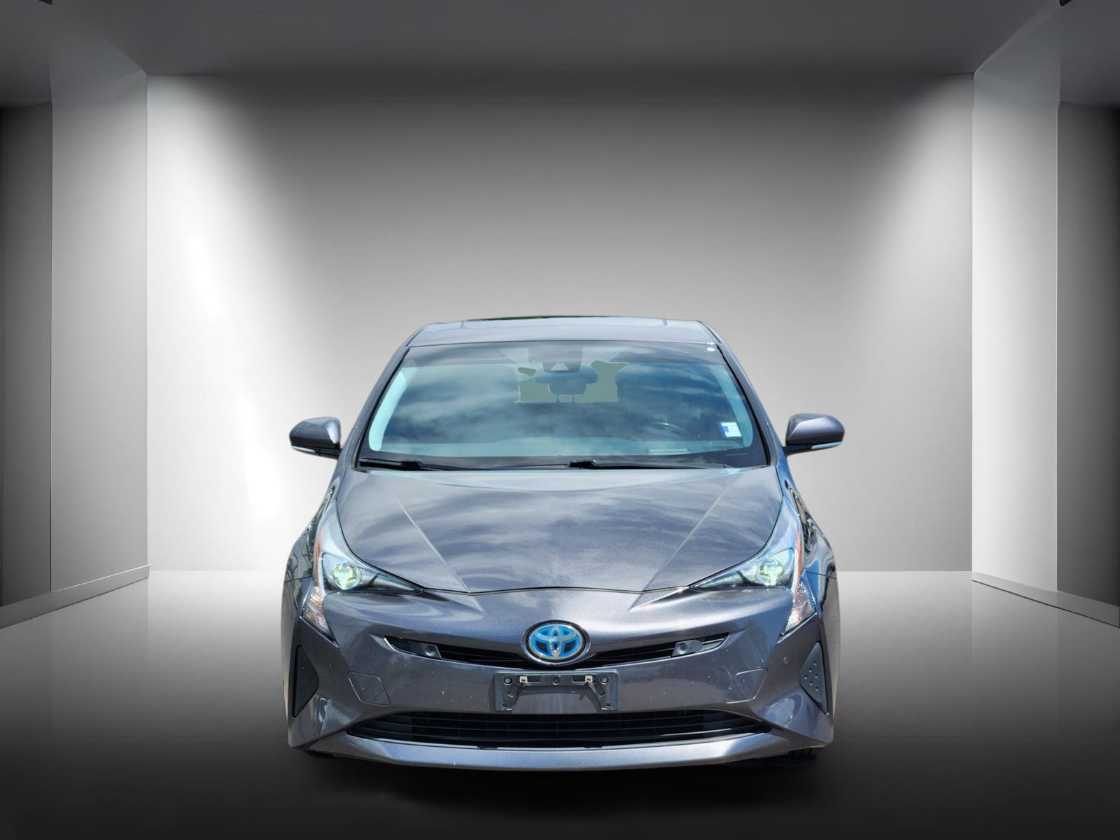 Used 2018 Toyota Prius Three w/ Advanced Technology Package FWD image 5