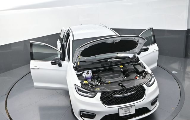 New 2026 Chrysler Pacifica Select image 28