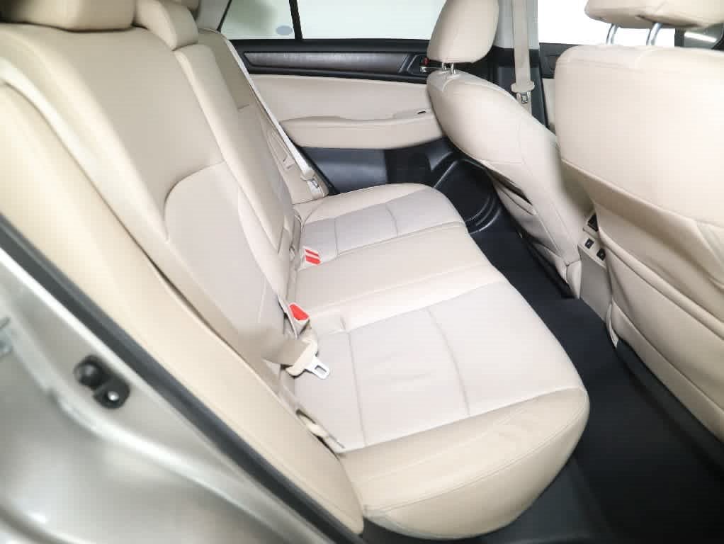 Used 2016 Subaru Outback 2.5i Limited AWD/4WD image 32