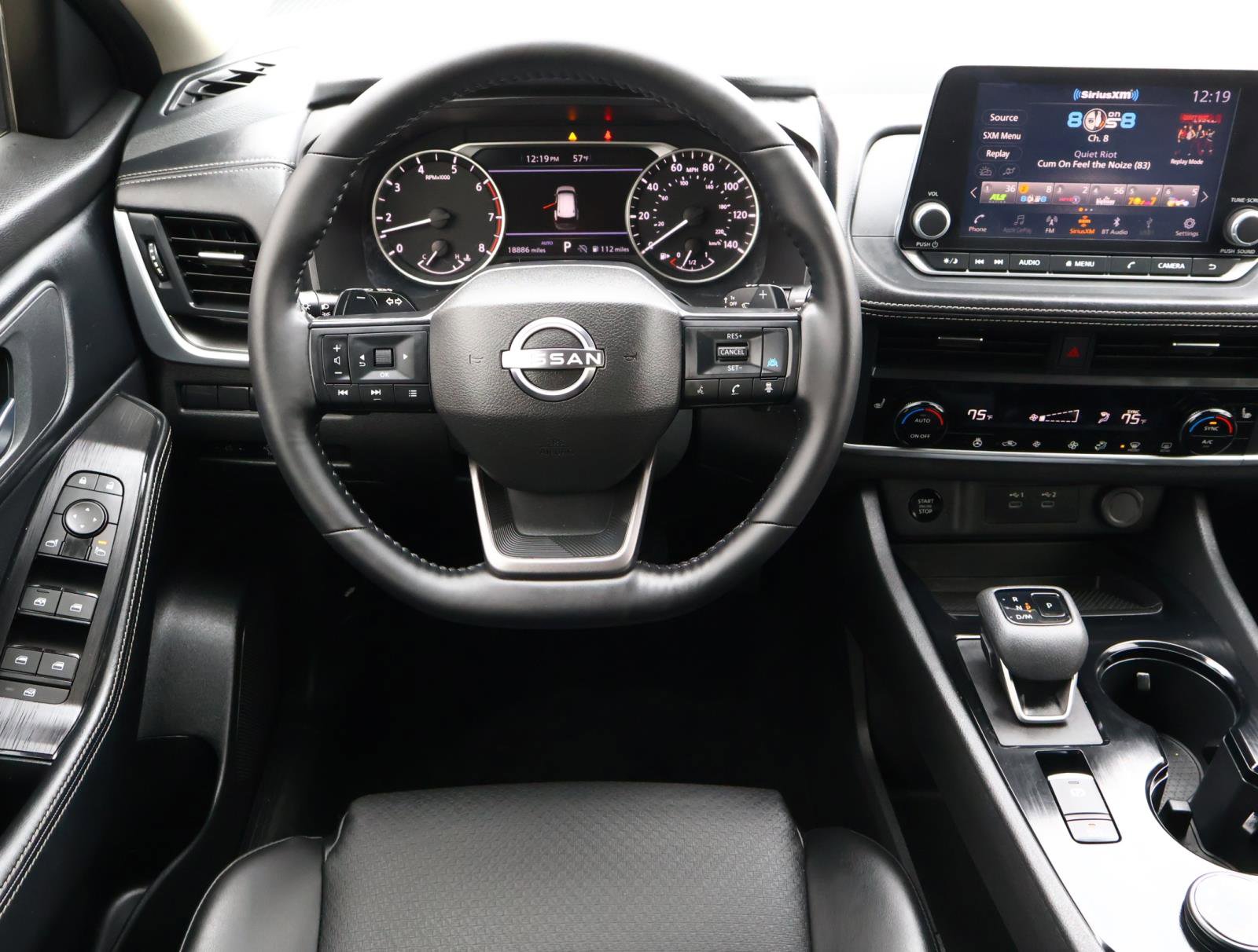 Used 2025 Nissan Rogue SV w/ SV Premium Package image 9