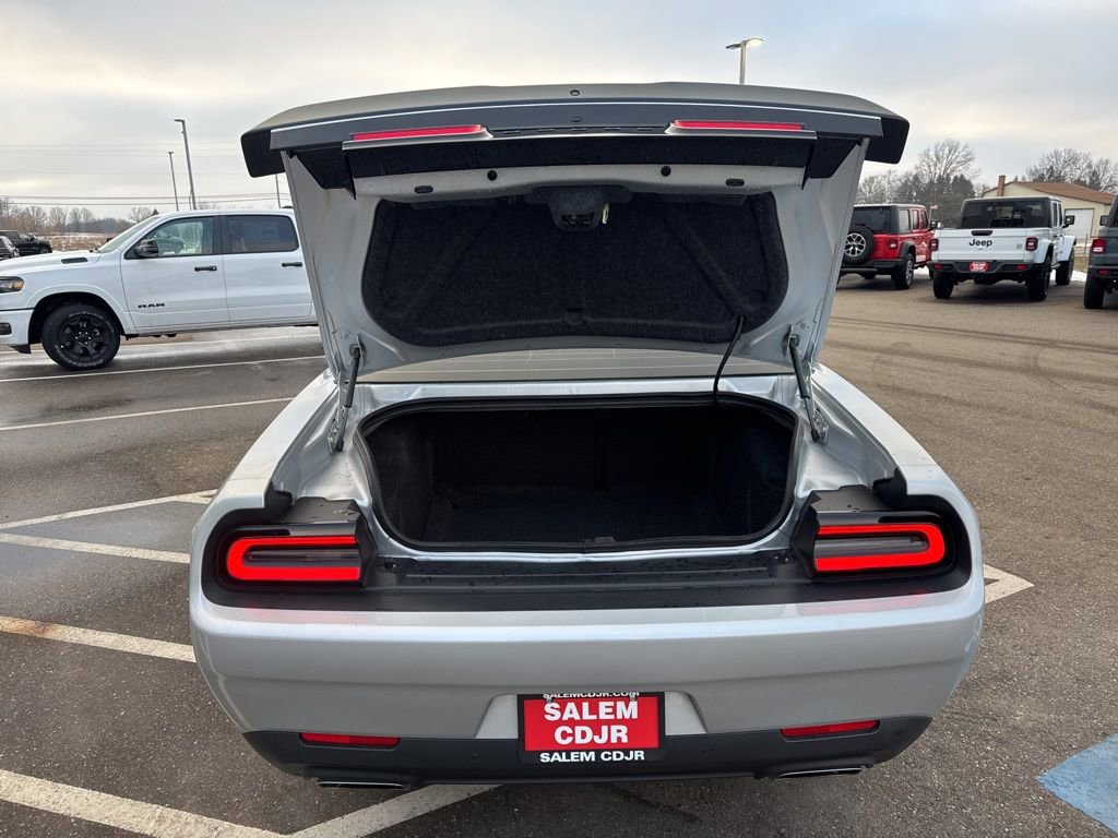 Used 2020 Dodge Challenger R/T w/ Plus Package image 10