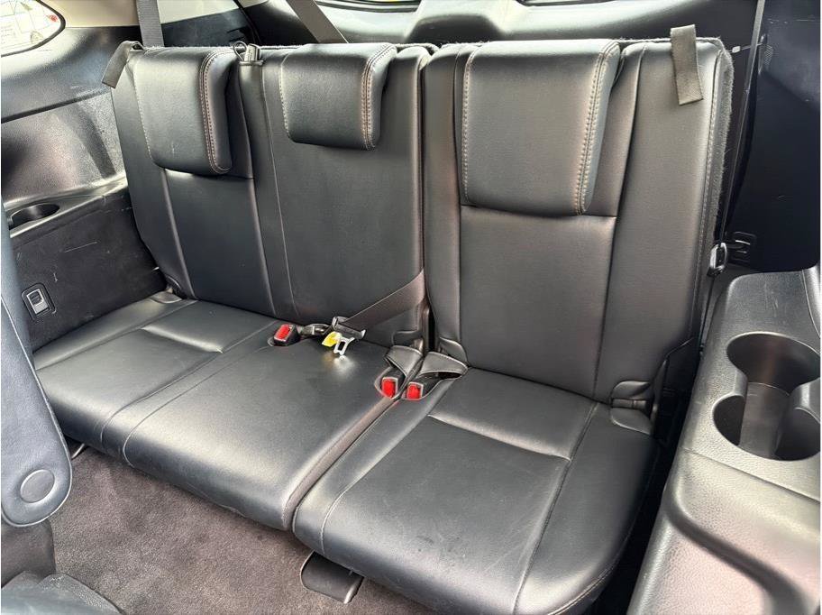 Used 2018 Toyota Highlander XLE FWD image 12